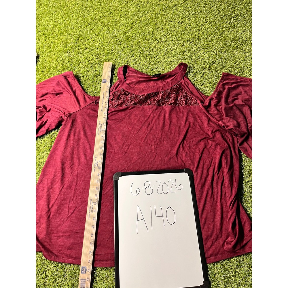 Torrid Women 6x Burgundy Cold Shoulder Lace Inset Slub Knit Long Sleeve Top Plus